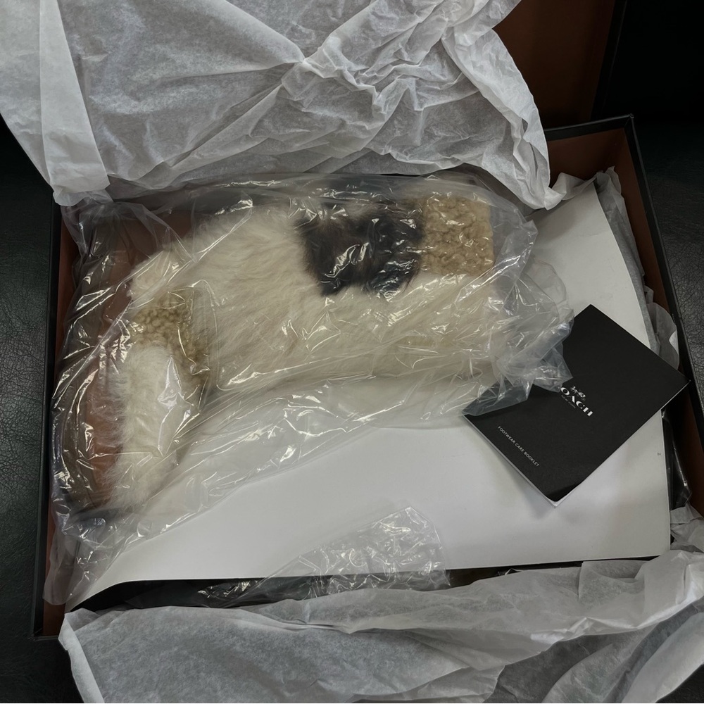 COACH Shearling boots - Picture 7 of 8